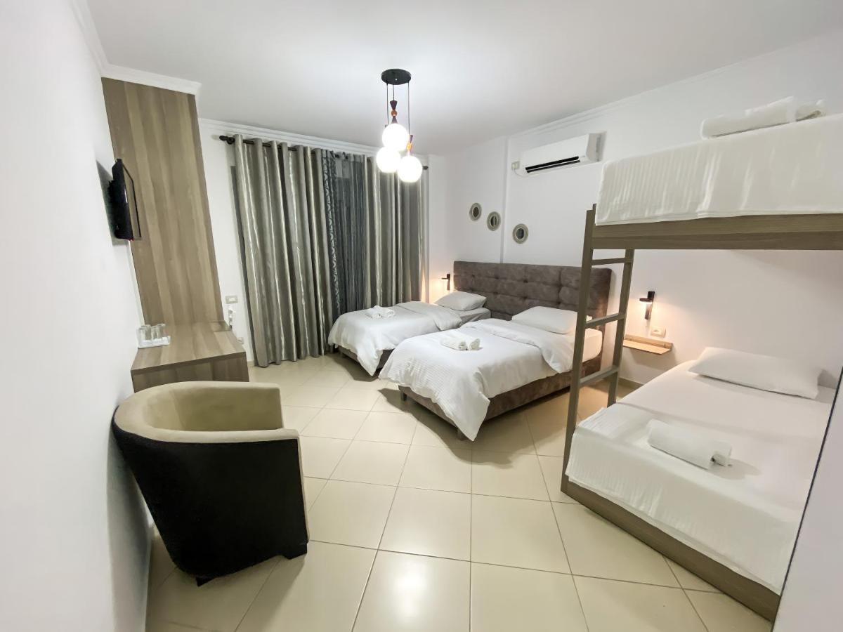 Hotel Abedini Sarandë Esterno foto