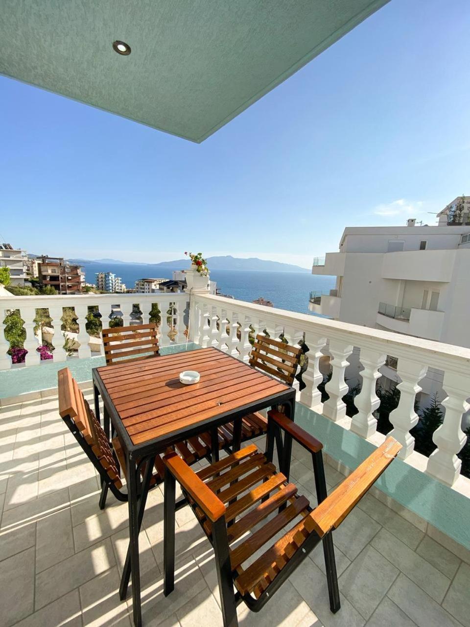 Hotel Abedini Sarandë Esterno foto