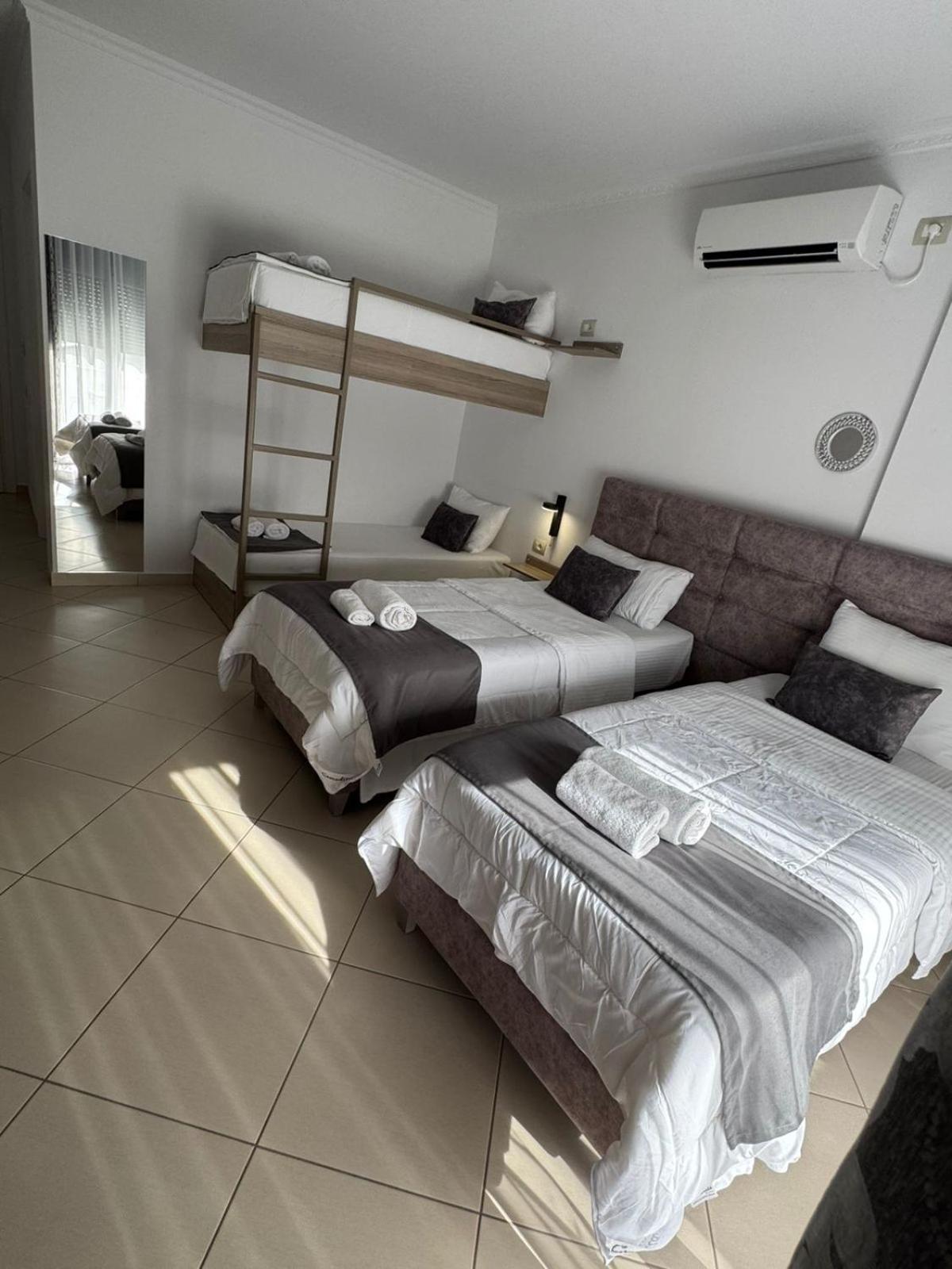 Hotel Abedini Sarandë Esterno foto