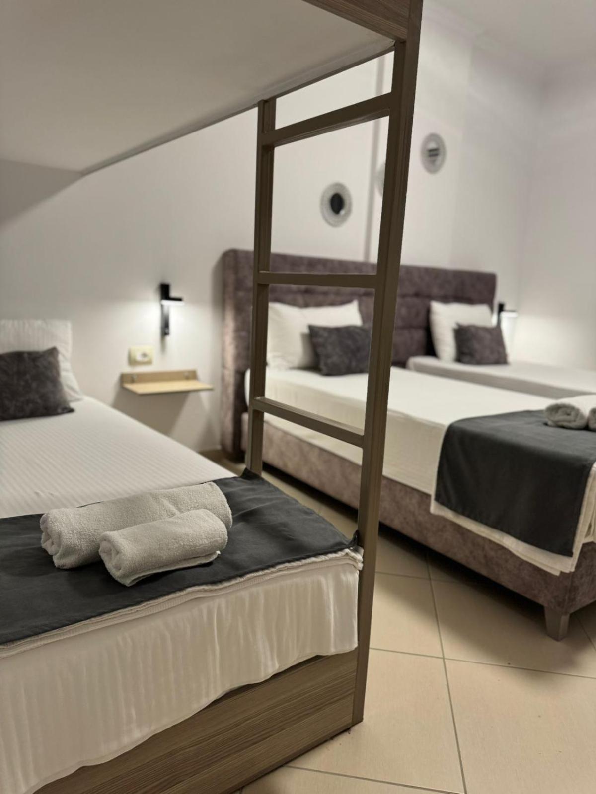 Hotel Abedini Sarandë Esterno foto