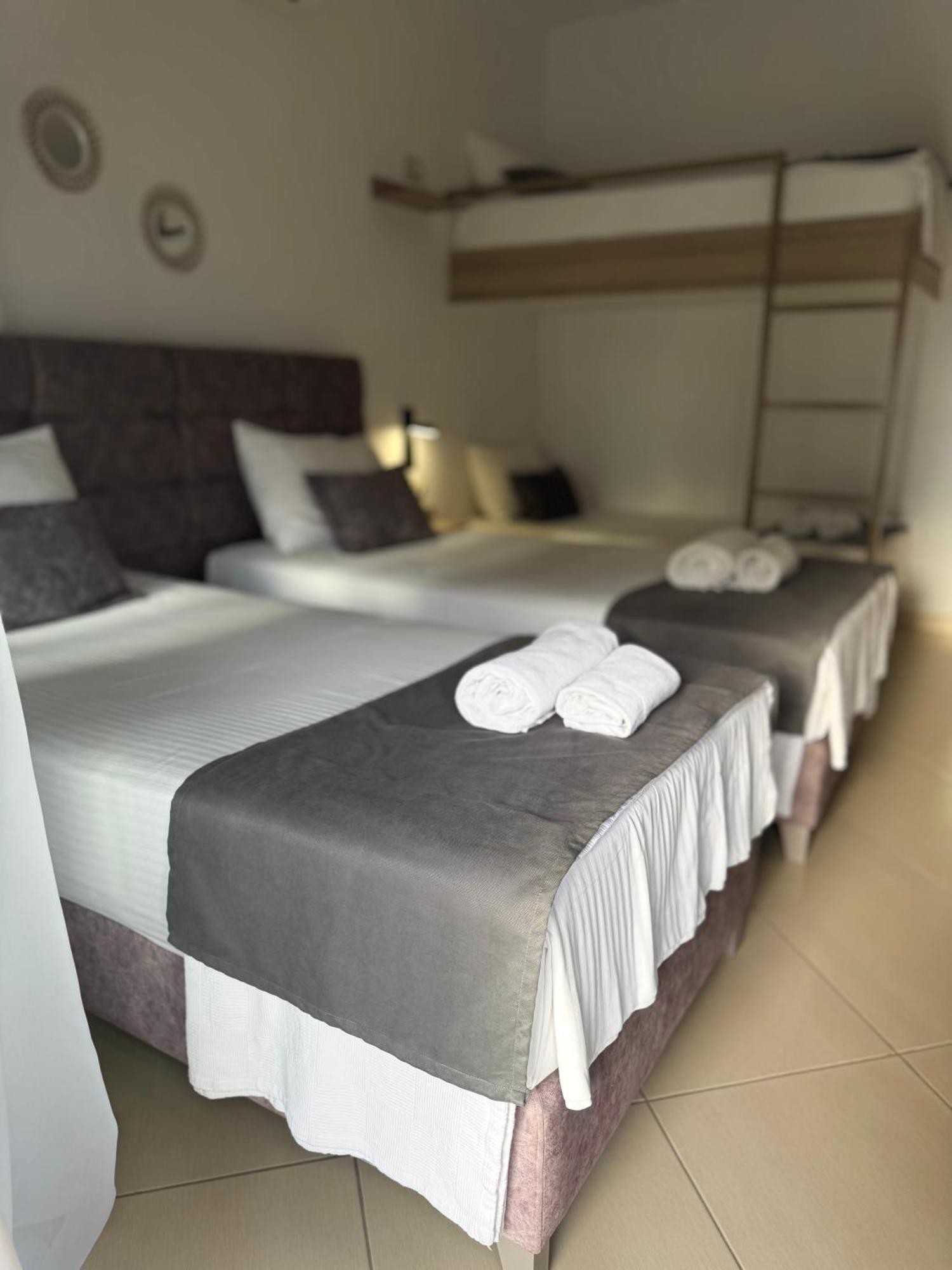 Hotel Abedini Sarandë Esterno foto