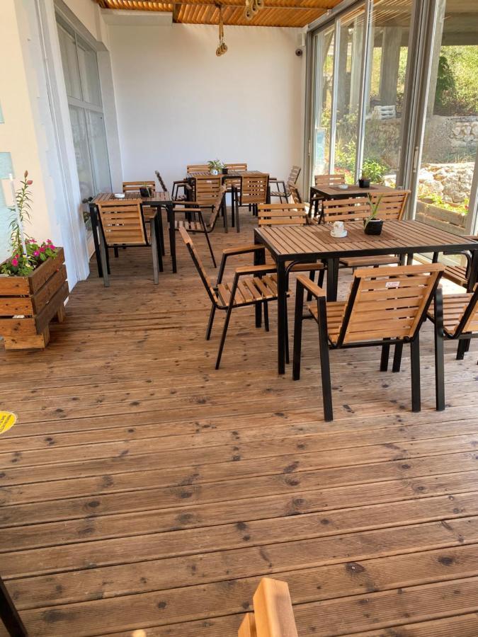 Hotel Abedini Sarandë Esterno foto