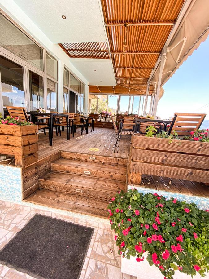 Hotel Abedini Sarandë Esterno foto