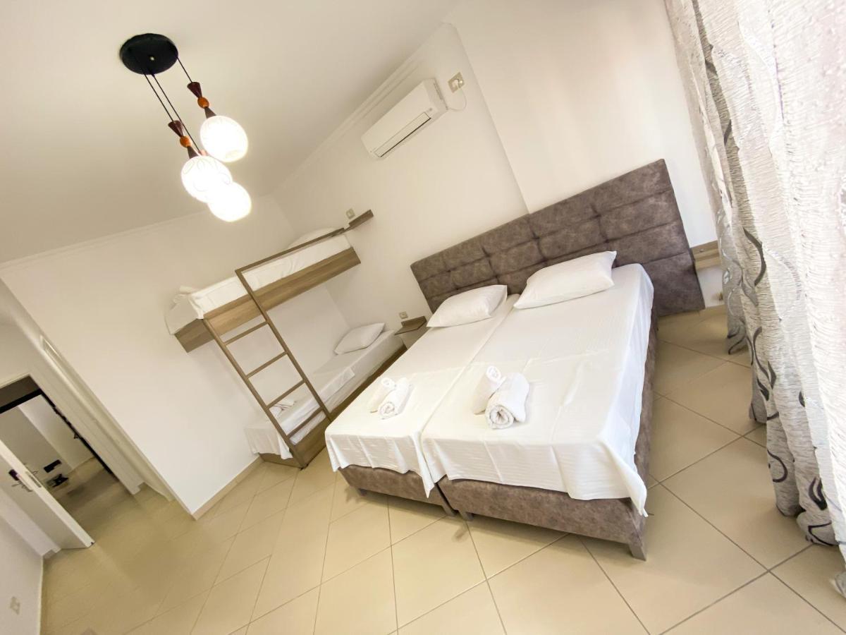 Hotel Abedini Sarandë Esterno foto